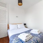 Charming Apartment In The Heart Of Kennington
