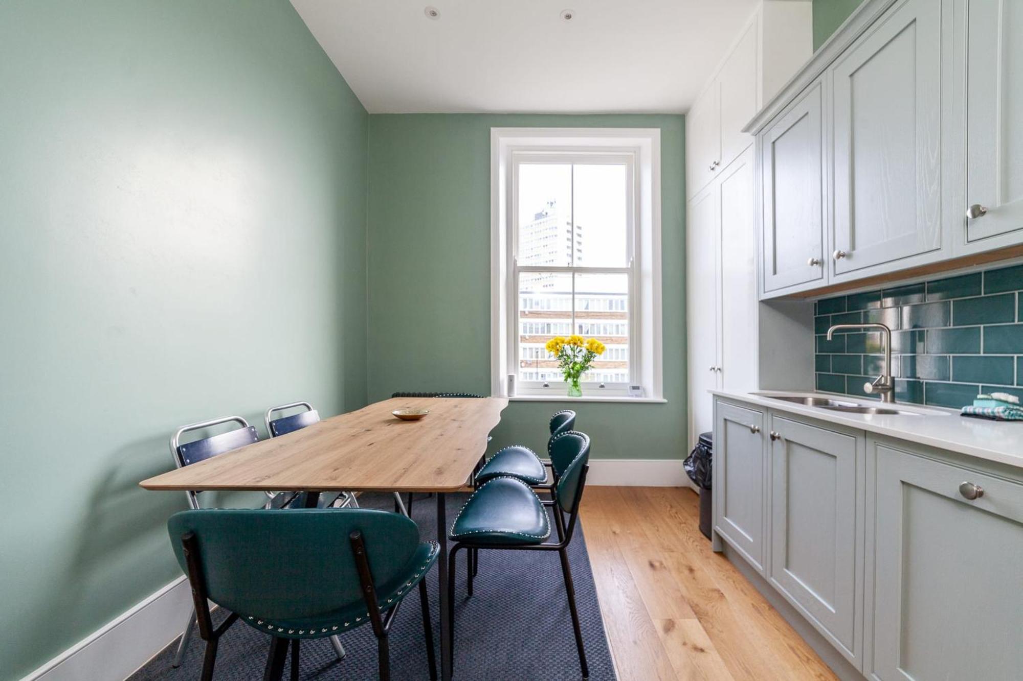 Charming In The Heart Of Kennington Londra