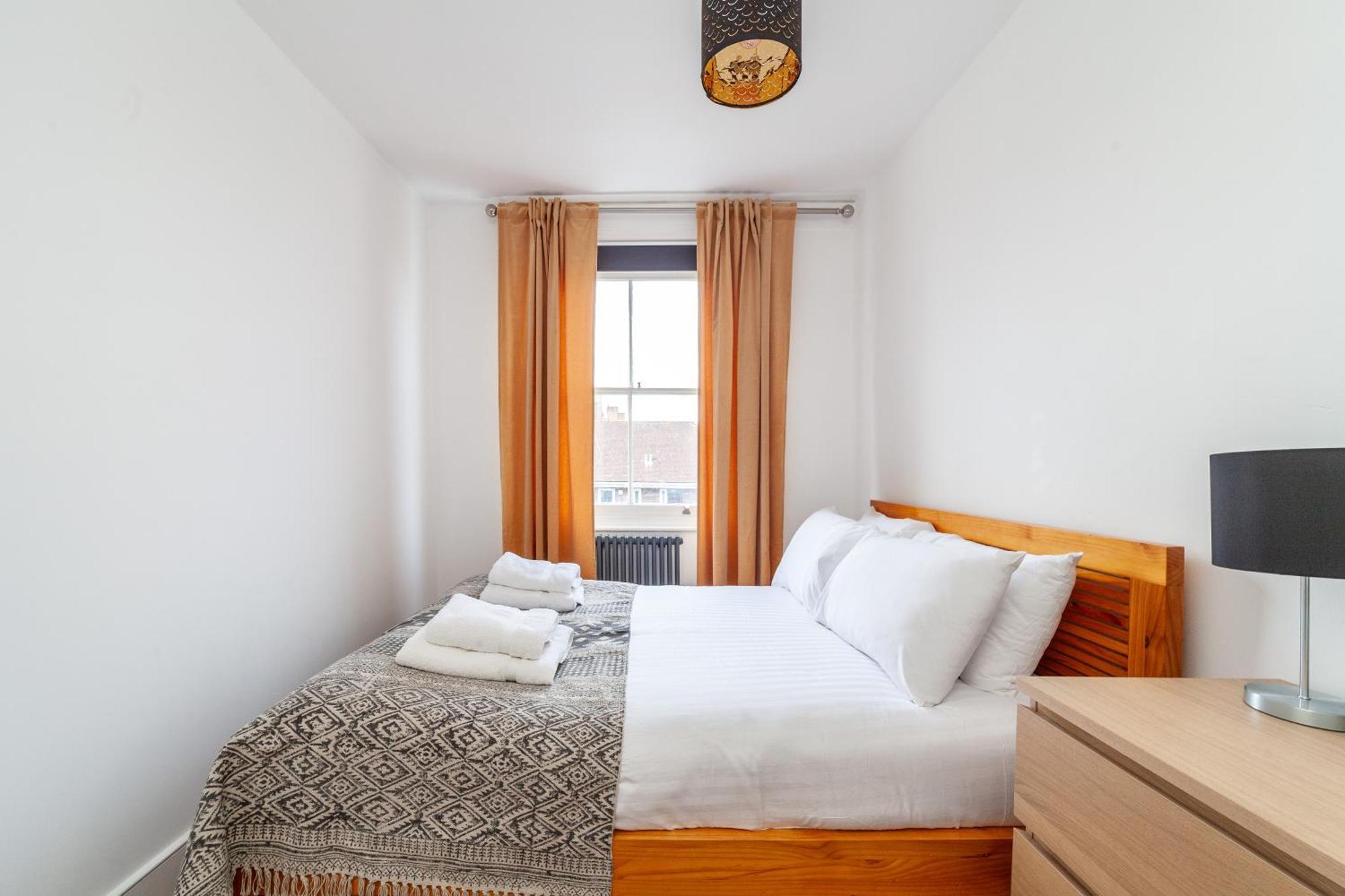 Appartamento Charming In The Heart Of Kennington Londra